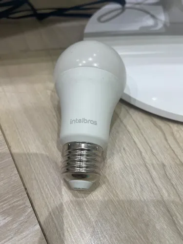 Lote com 5 Lâmpadas Inteligentes Wi-Fi Intelbras e Philbra