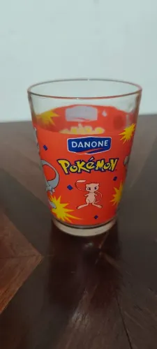 Copo de Vidro Danone Pokémon (2001) - Mew & Mewtwo | Colecionável