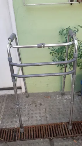 Andador para adultos e alumínio, ortopédico e articulável Mercur