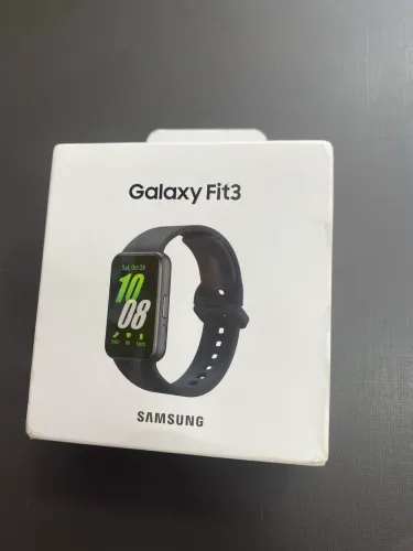 relógio inteligente Samsung Galaxy Fit3 na cor grafite