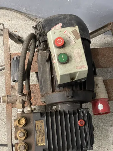 Máquina (bomba) para lavação de carro Lavacar