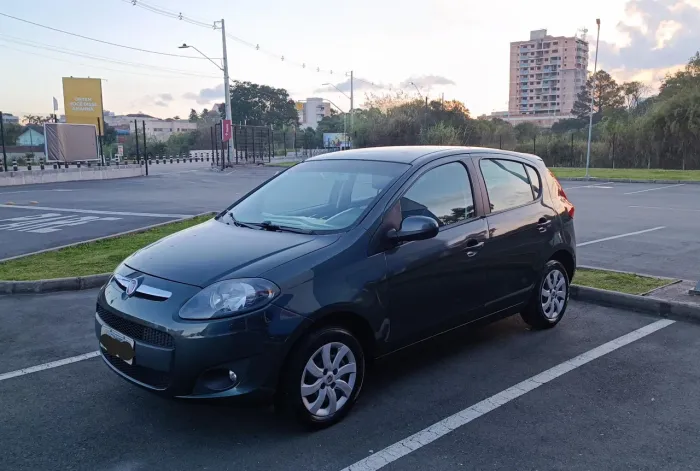 Fiat Palio Attractive 1.0 EVO Fire Flex 8V 5P 2013