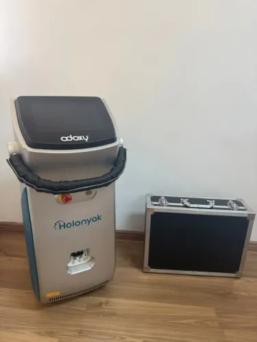 Máq. Depilação Led Holonyak Com Nf E Carteira De Clientes (Usado)