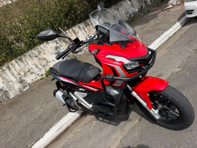 Honda adv 150