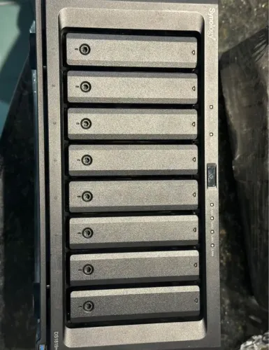 Synology DS1819+. Equipamento de armazenamento em redes ( NAS)