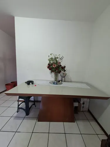 Mesa P/ 6 lugares.