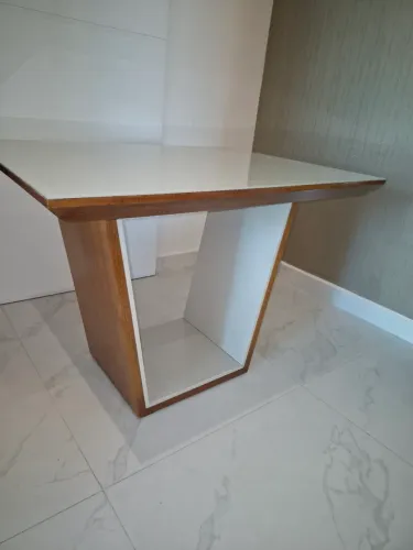 Mesa de jantar 4 lugares com tampo de vidro
