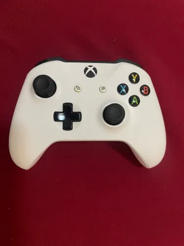 Controle Xbox One + jogo RDR2