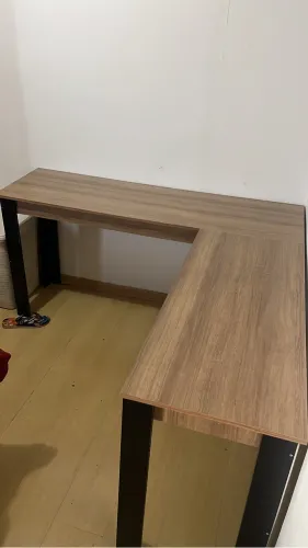 Mesa para escritório em formato L