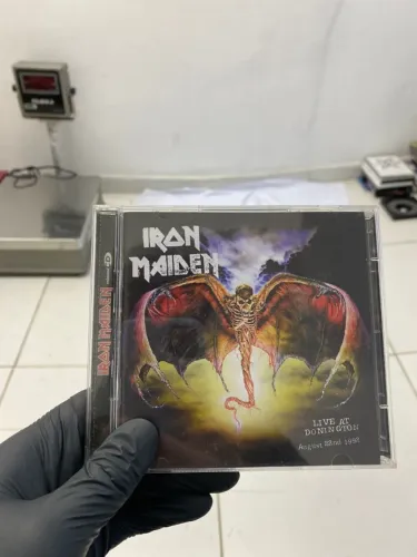  CD iron maiden live at donington 