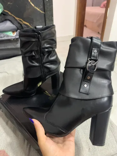 Bota de couro da vizzano cano médio feminina preta