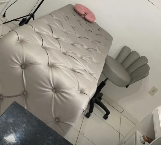 Vende se praticamente nova