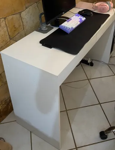 Escrivaninha com duas gavetas