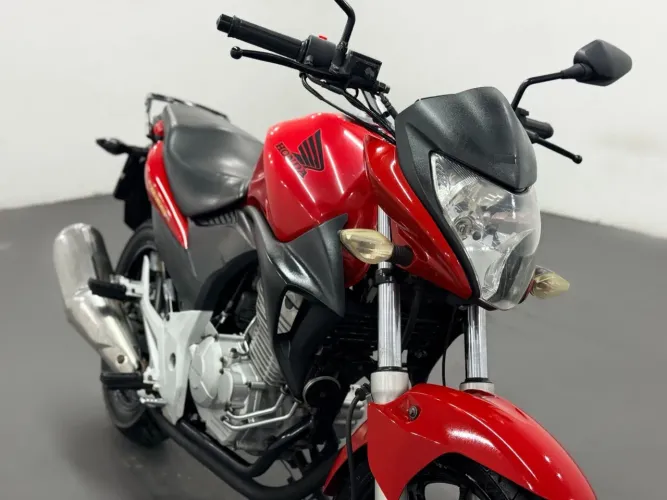 Cb 300 *sem cnh/ sem entrada*