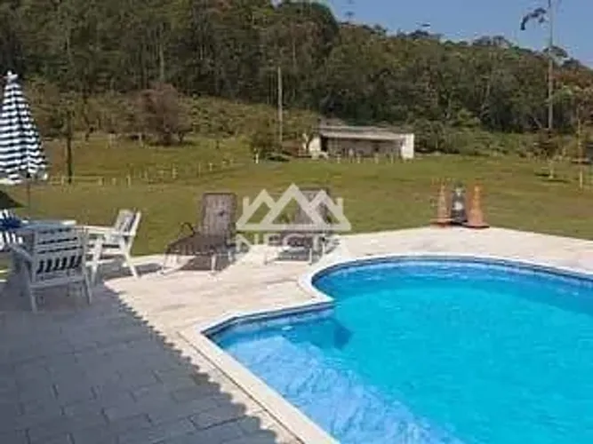 Sítio Porteira Fechada com Rio, Nascente, Piscina e 19.000m² à Venda em Paraibuna/SP