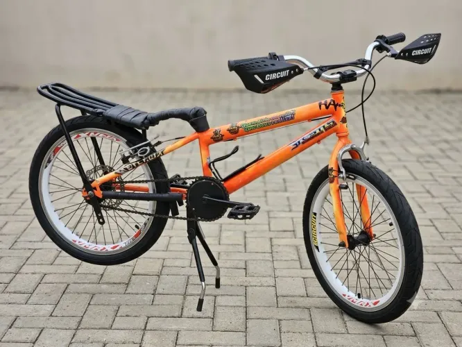 Bicicleta montadinha aro 20 