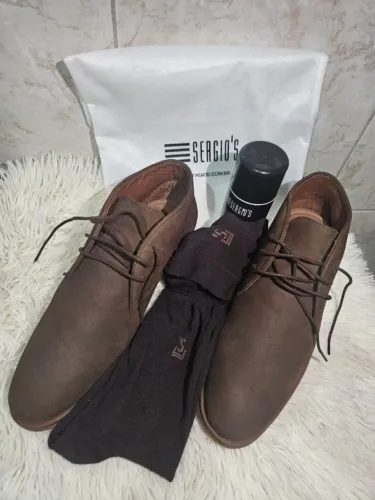 Bota estilo chukka de couro nobuck, cor marrom café NUNCA USADA
