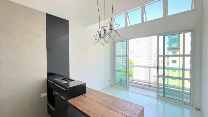 Duplex para venda e locação em Indianópolis com 1 quarto, sendo 1 suíte, 45m²