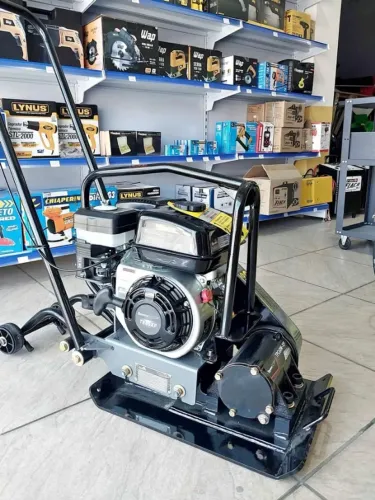 Placa vibratória a gasolina 6.5 HP 196cc - Toyama (Novo)