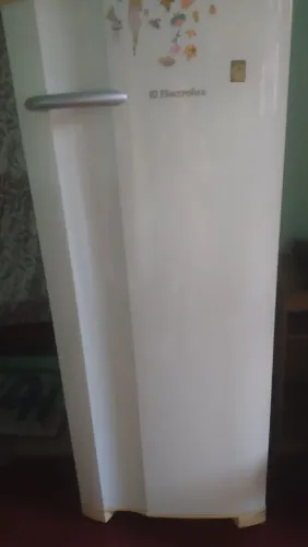 Vende-se geladeira em perfeitas condições