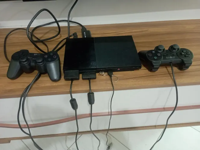 Vendo PS2 em ótimo estado de conservação.