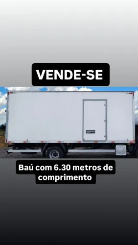 Vendo baú para caminhão 3/4 com 5.30 metros de comprimento