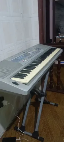 teclado yamaha DGX 200 