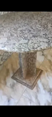 Mesa de mármore $200 só MD mensagem si tiver interesse