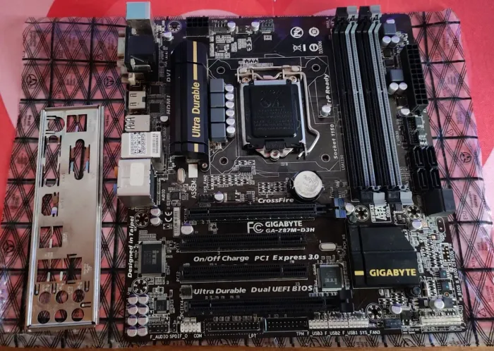 Placa mãe Gigabyte Z87M-D3H LGA1150