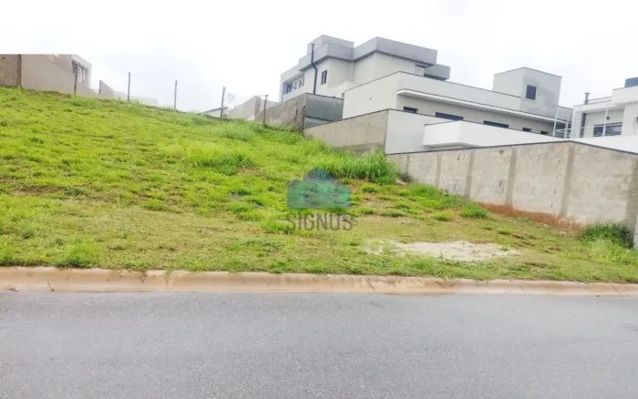 Terreno à venda em Condomínio fechado em Valinhos