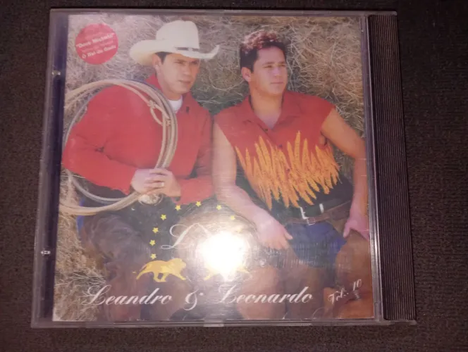 CD completo com álbum Leandro e Leonardo