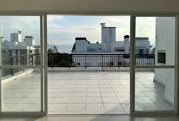 Cobertura para Locação em Florianópolis, Abraão, 3 dormitórios, 3 suítes, 4 banheiros, 3 v
