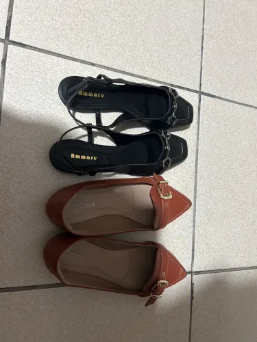 Sapatos semi novos