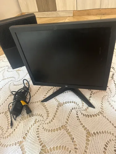 Monitor 17 polegadas funcionando perfeito estado pra sair rápido