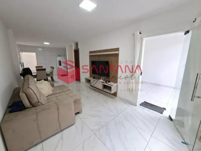 Casa solta, mobilidada, para venda ou locação na praia de Ipitanga