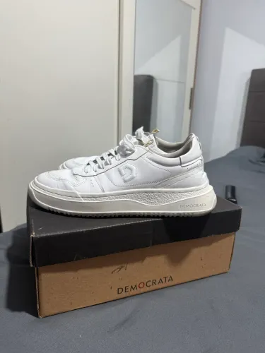 SNEAKER DEMOCRATA 