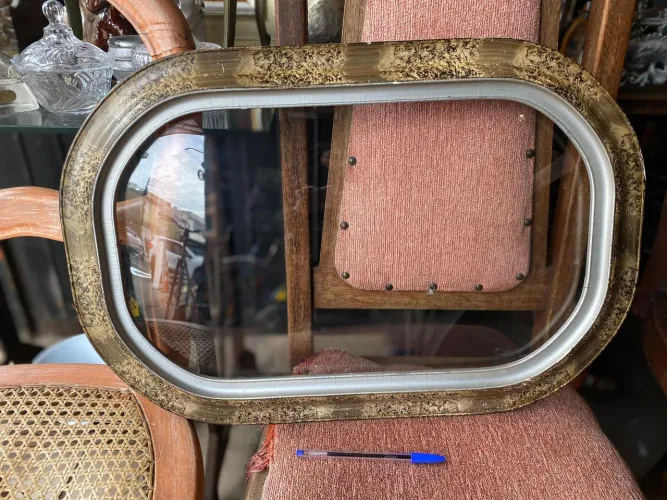 Moldura antiga com vidro bombe (ref:250)