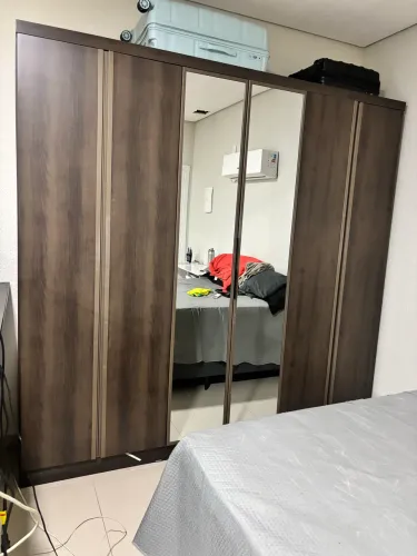GUARDA-ROUPA MARROM GRANDE E MATERIAL BOM!