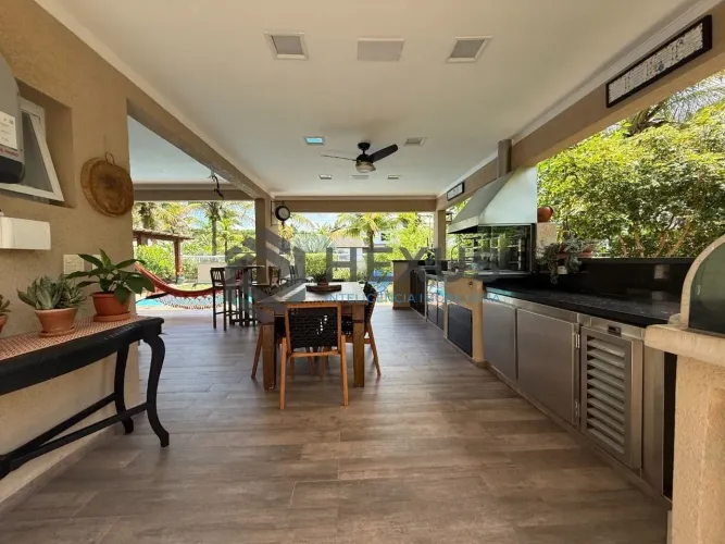 Casa reformada com piscina e área gourmet no Jardim Pernambuco I, Guaruja