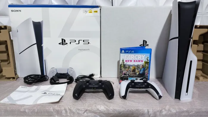 PS5 Slim Mídia Física - Impecável - Pego seu PS4 Slim, Series S ou Switch Desbloqueado
