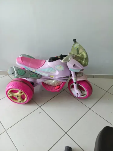 Carrinho elétrico infantil