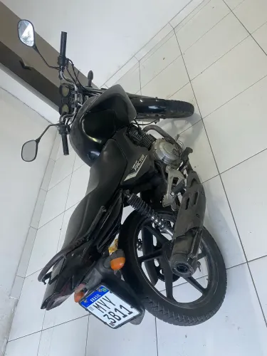 Vendo Factor 2009 com partida elétrica 