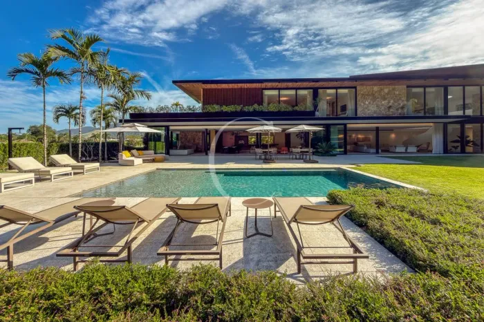 Portobello | Casa Recém Reformada 6 suítes 850 m² SPA Completo