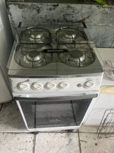 Fogão Brastemp gás de rua funcionando perfeitamente.