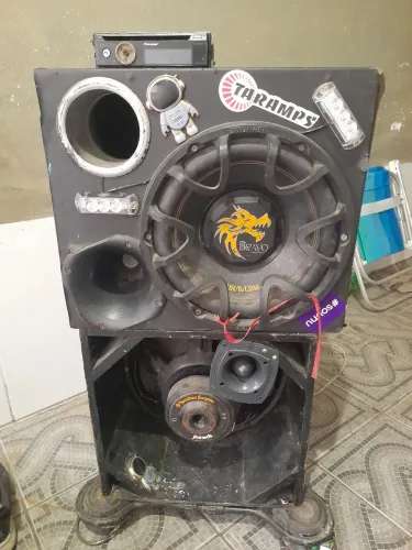 Vendo som automotivo 