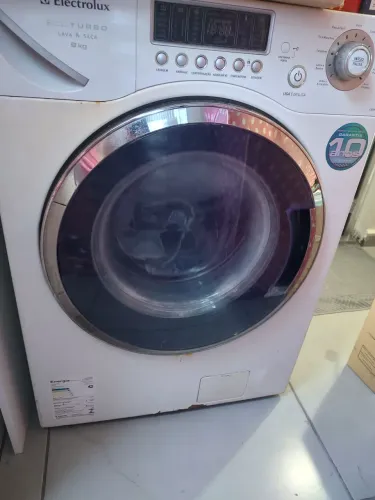 Máquina lava e seca Eletrolux 9 kg 