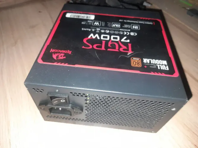 Fonte RedDragon 700w rgps 80plus bronze