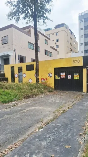 ALUGA Lote comercial com 420 m², localizado em ponto estratégico da Av. Miguel Perrela, no