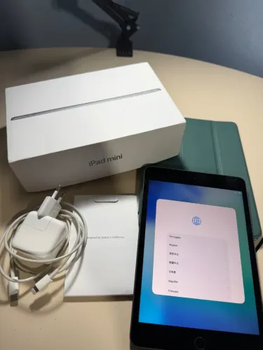 iPad mini 5 + Apple Pencil + Adaptador Lightning para VGA + Adaptador Lightning para HDMI