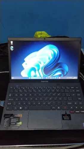 Vende-se um notebook positivo